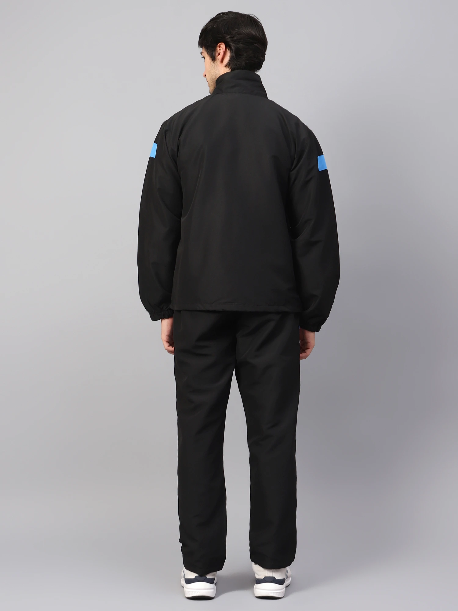 Shiv Naresh Men's active tracksuit in Black and Cayn