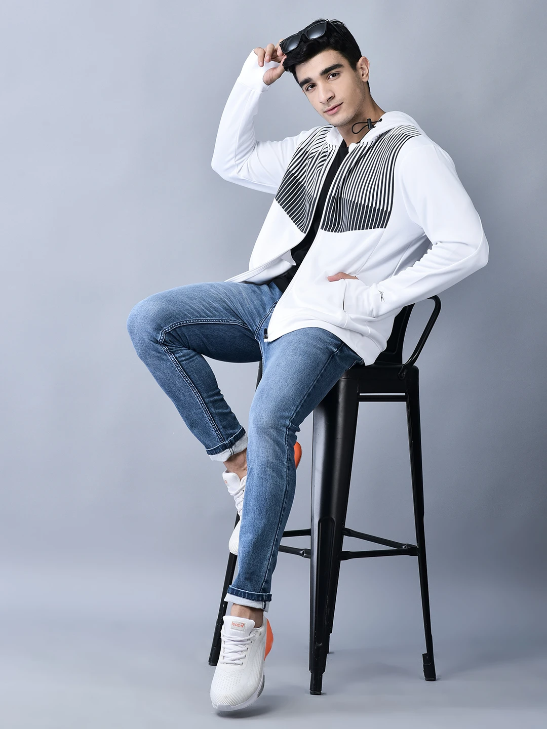 White Men's Sweatshirt by Shiv Naresh – Winter Sportswear