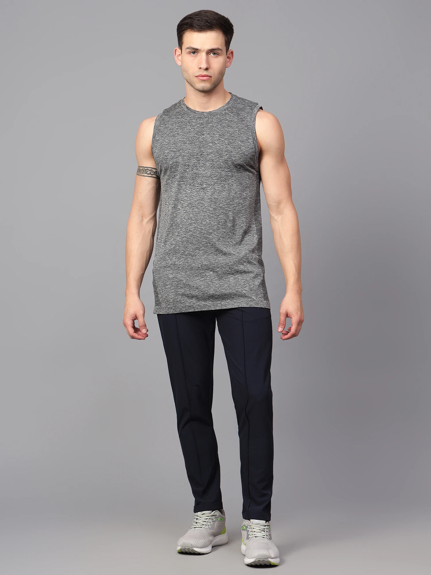 Black seamless training men's vest
