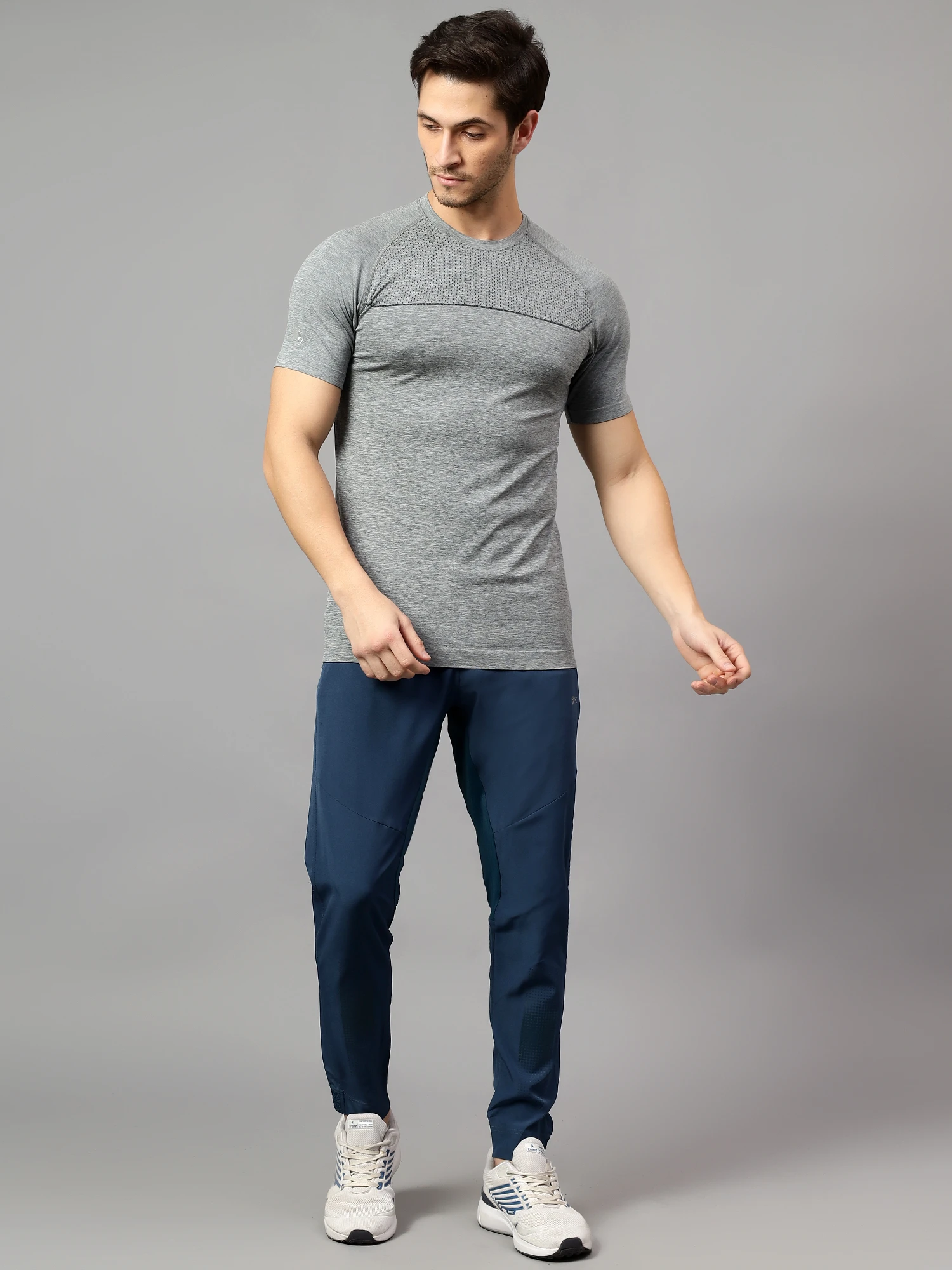 Grey seamless performance gym men's t-shirt