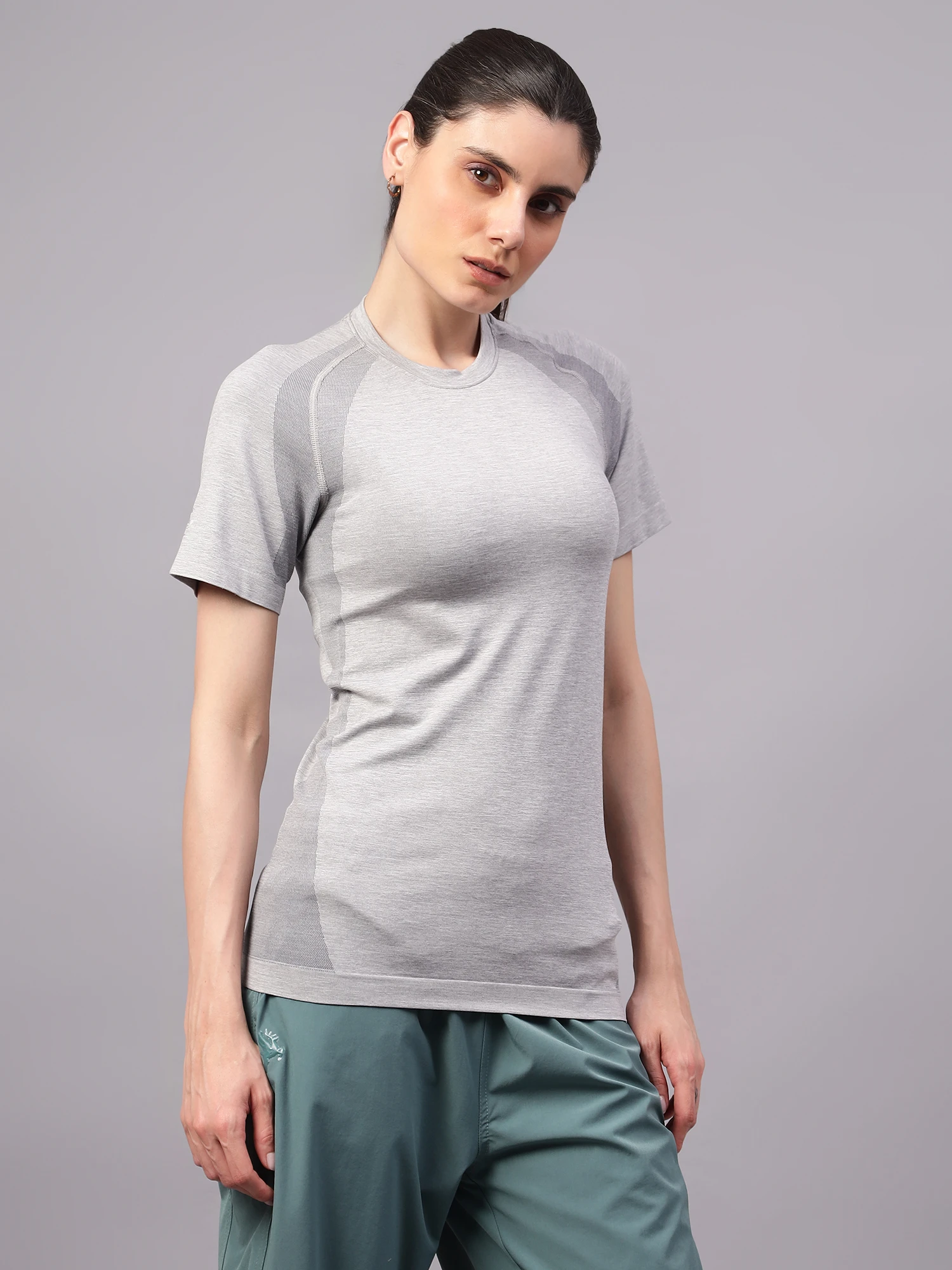 Grey seamless active gym t-shirt for women