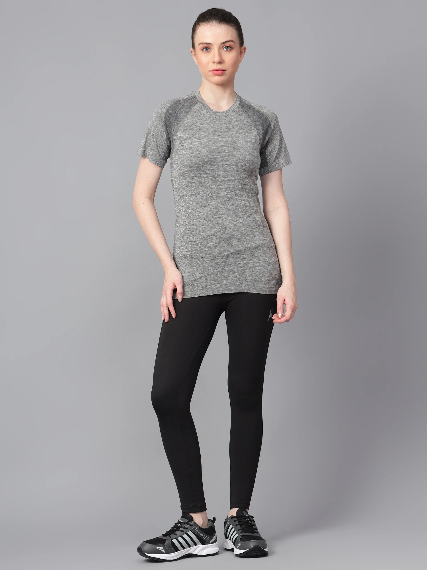 Women's black seamless active gym t-shirt
