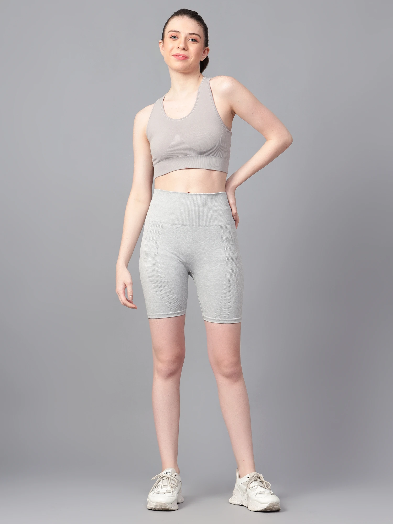 Women’s Seamless Grey Gym Biker Shorts for Fitness