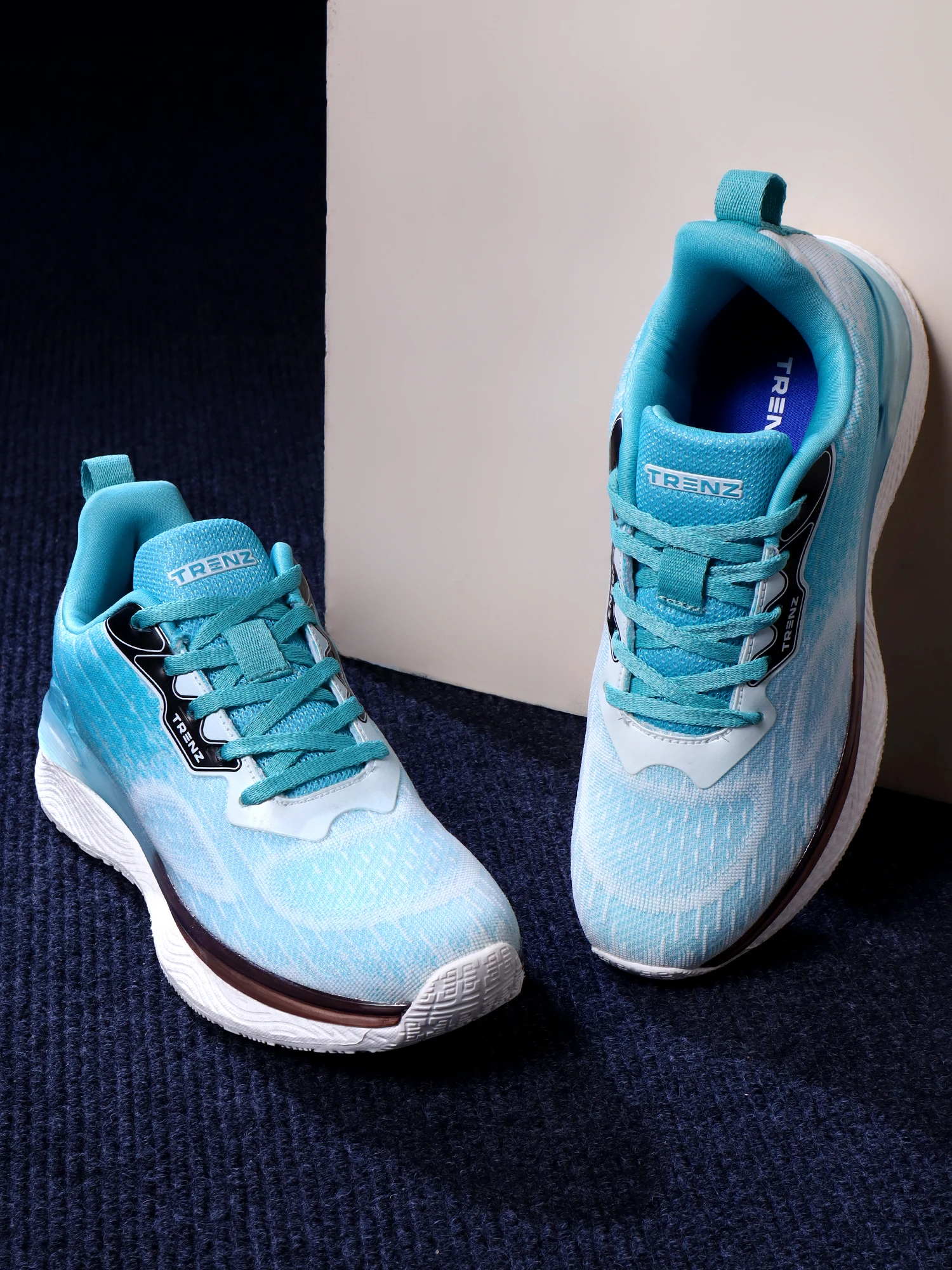 Trenz Men's White Acqua Sport Shoes