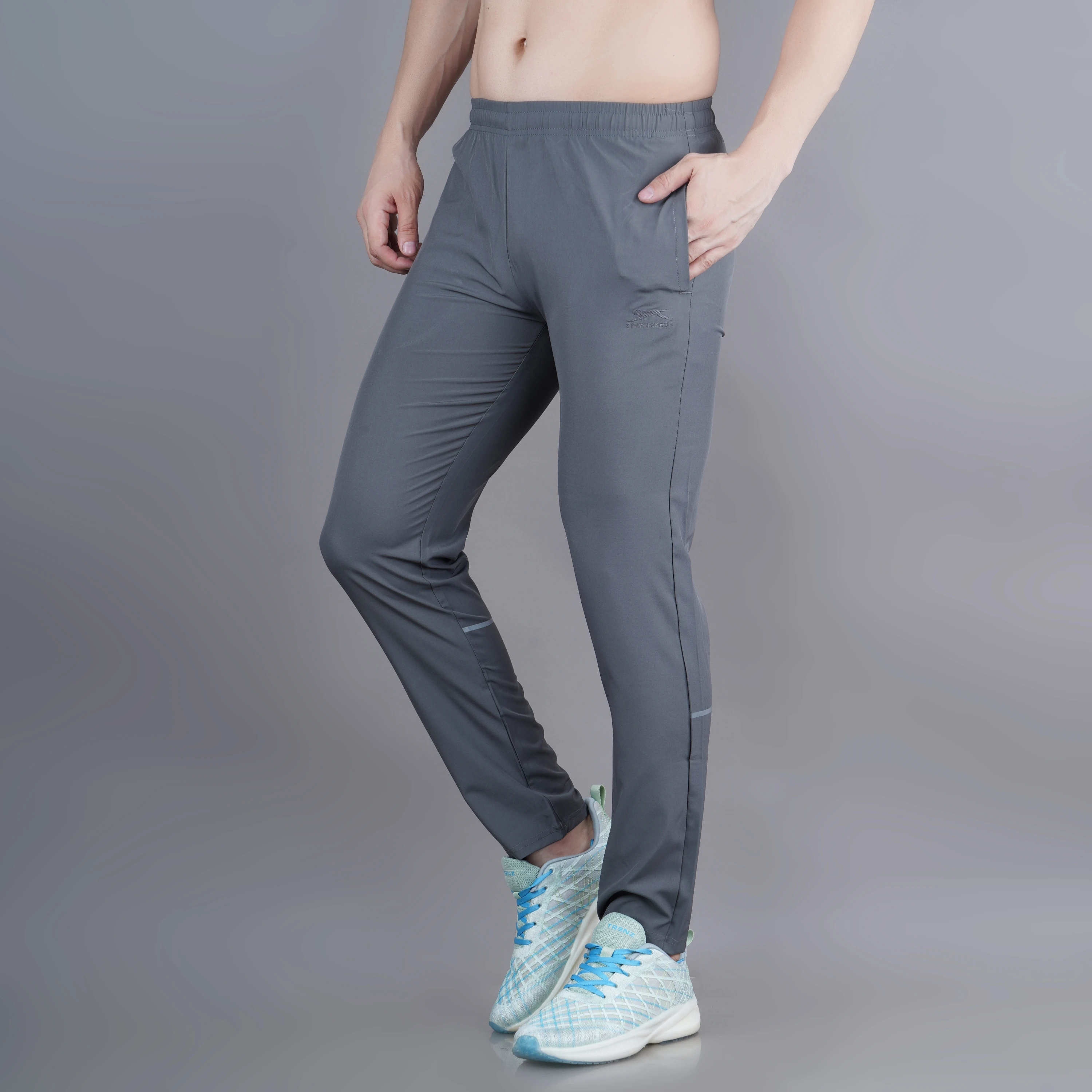Men's Essential Training Trackpants in Dark Grey