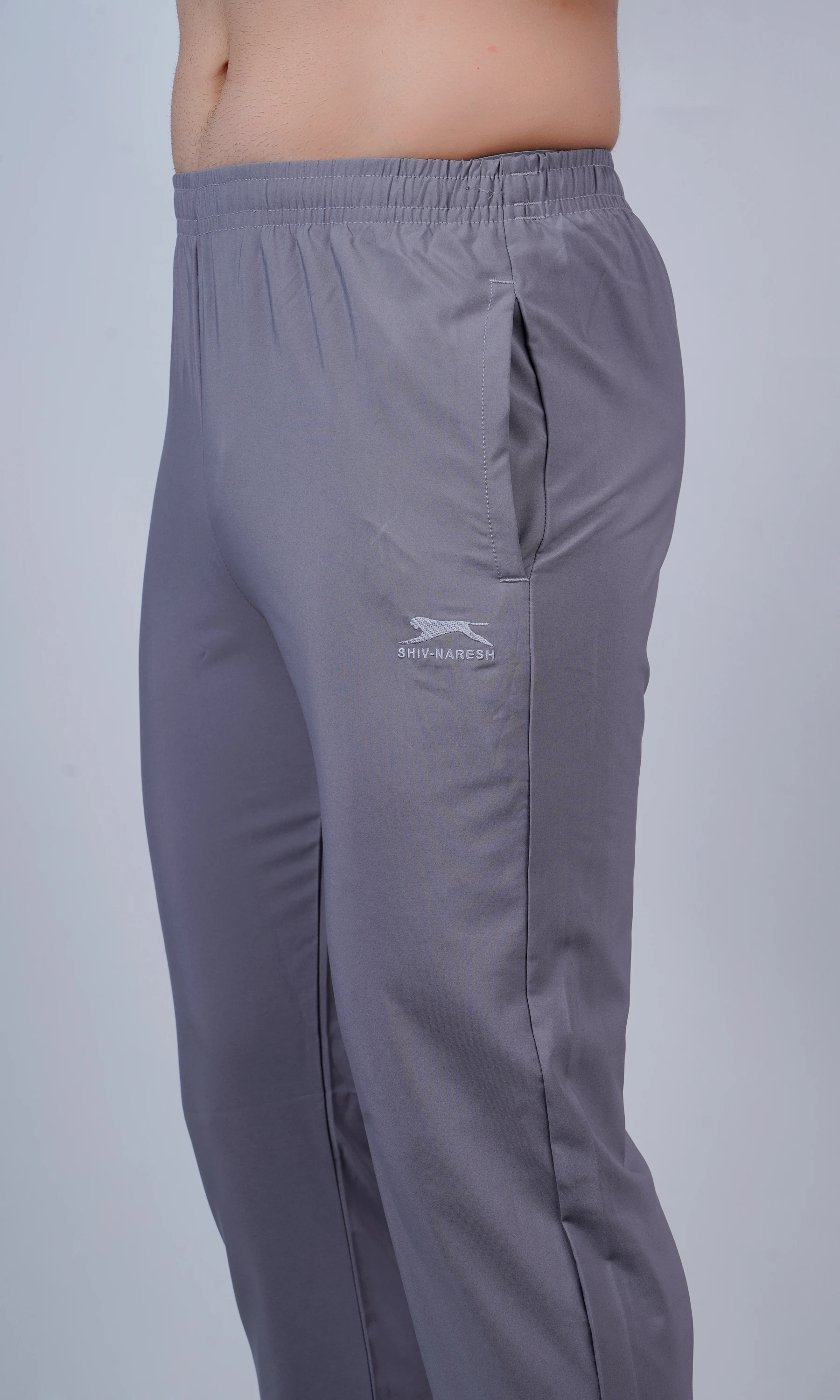 Men's Essential Training Trackpants in Light Grey